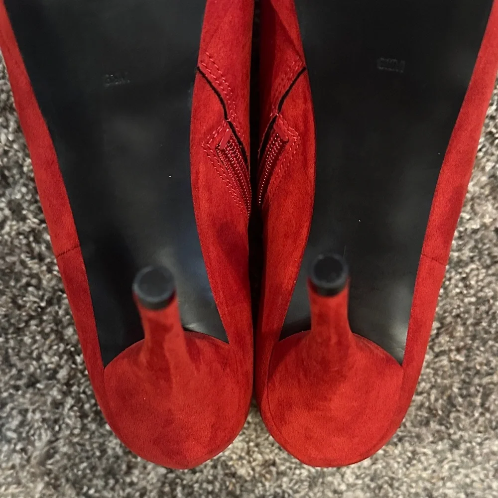 Marc Fisher Red Suede Booties Size 8 1/2